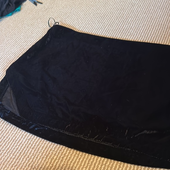 NWT FREE PEOPLE annalise black velvet mini skirt - Picture 14 of 15